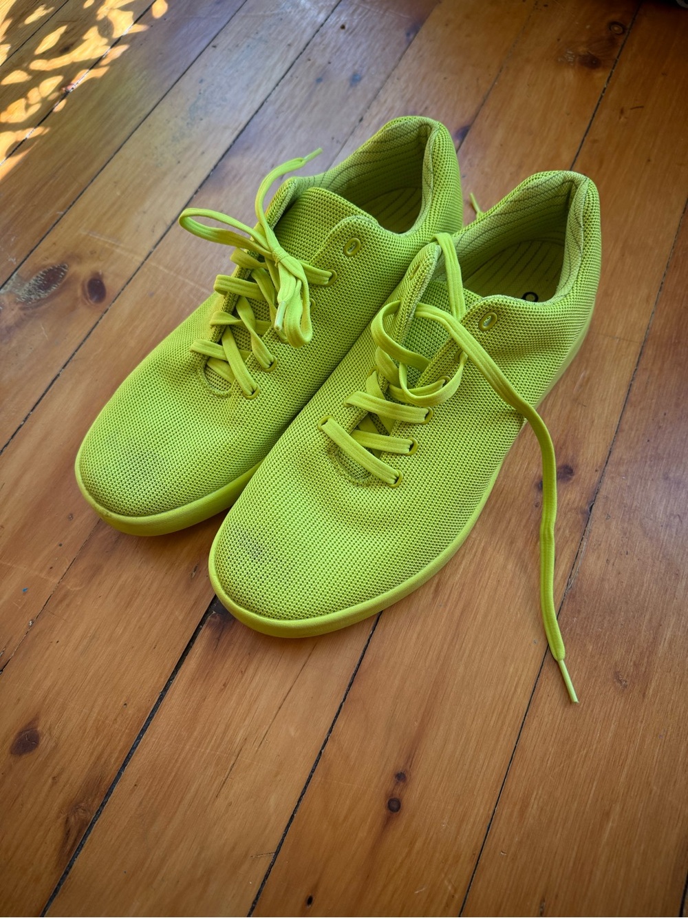 Atoms Men’s Shoes Model 000 Size 10.5 L35 Neon Colorway